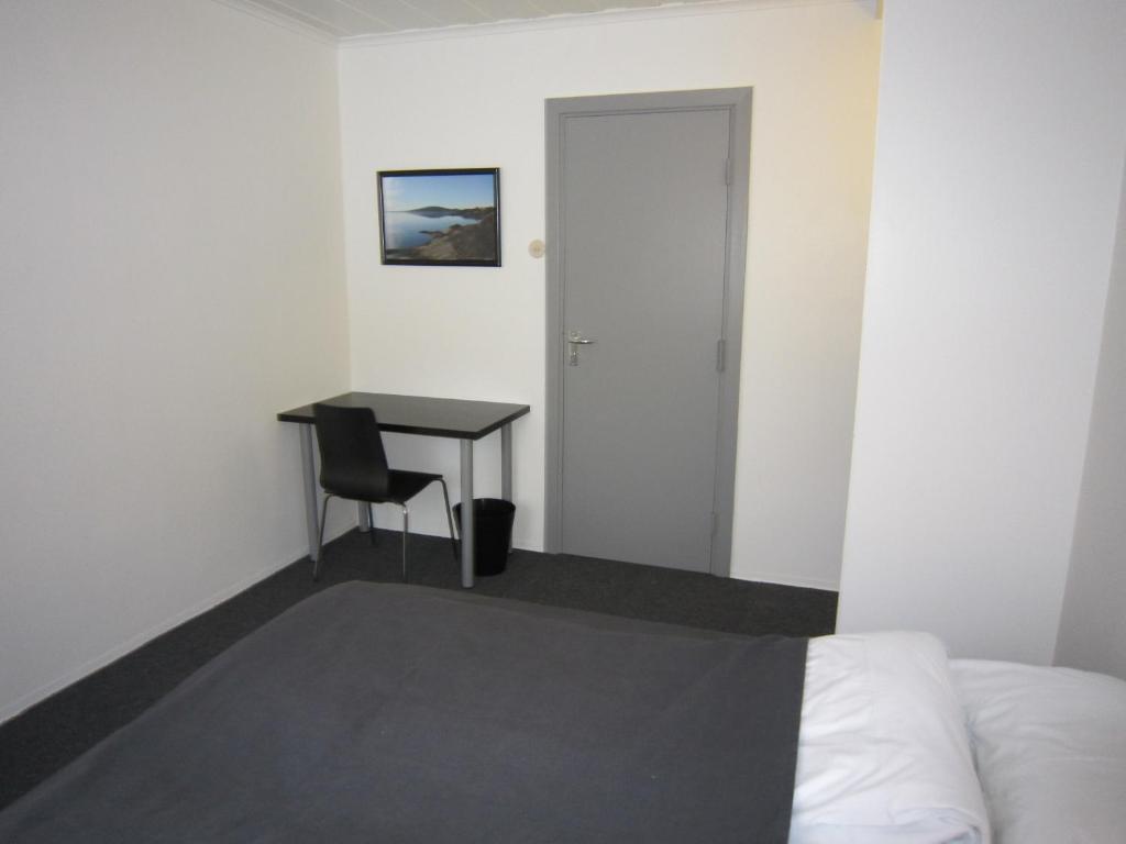 Froland Hostel Froland Verk Rum bild