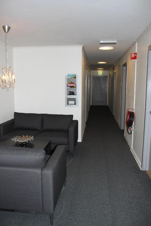 Froland Hostel Froland Verk Exteriör bild